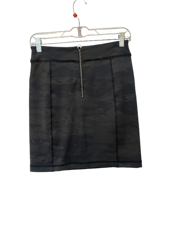 Athletic Skirt By Lululemon In Camouflage Print, Size: 6